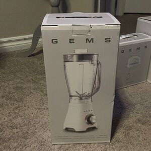 GEMS White Blender